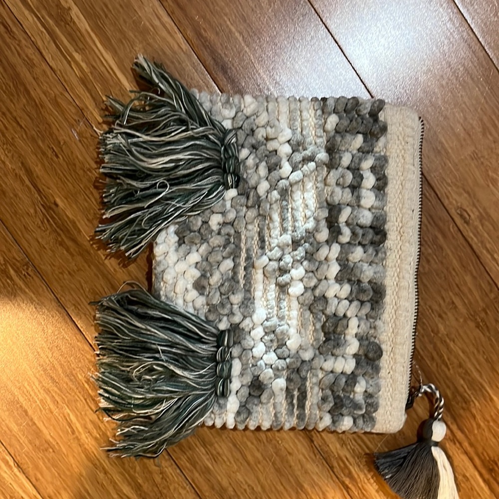 Universal Thread Boho Clutch - new